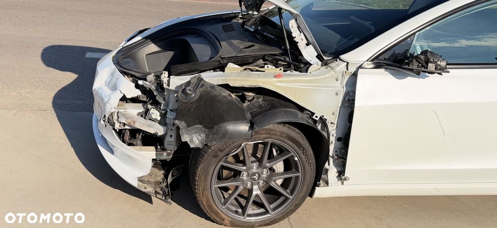 Tesla Model 3 Standard Reichweite Plus Hinterradantrieb - 6