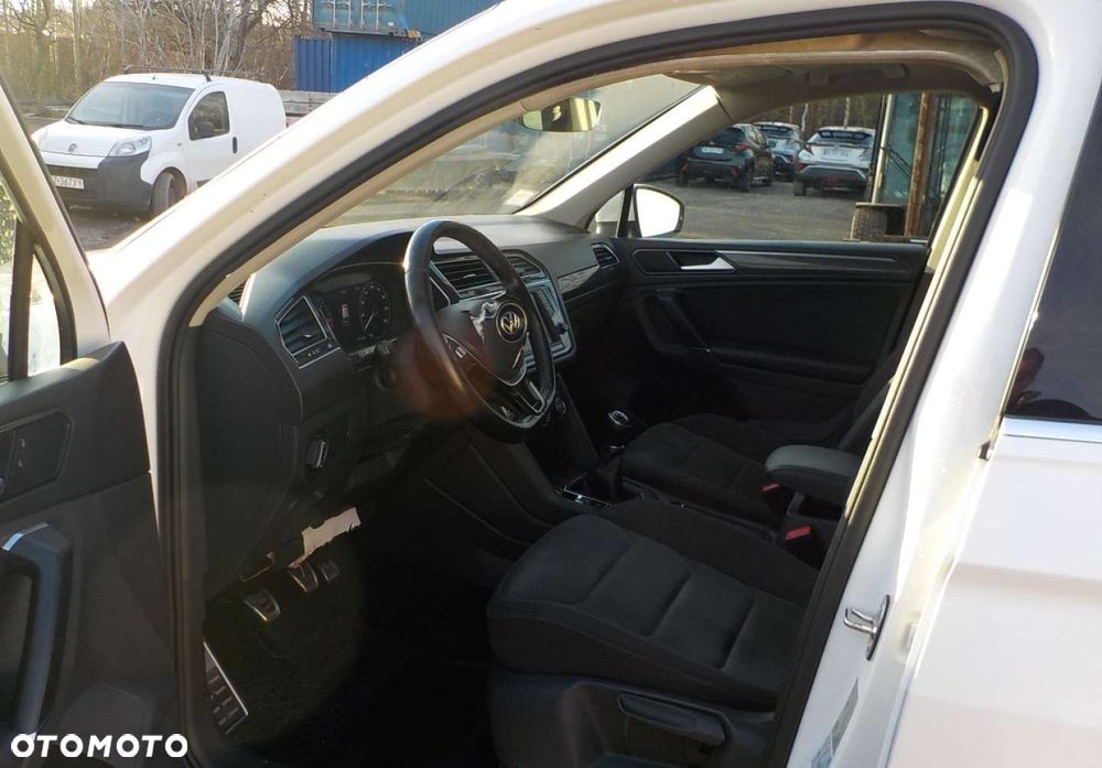 Volkswagen Tiguan - 26