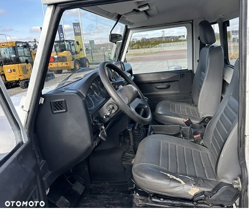 Land Rover Defender - 20