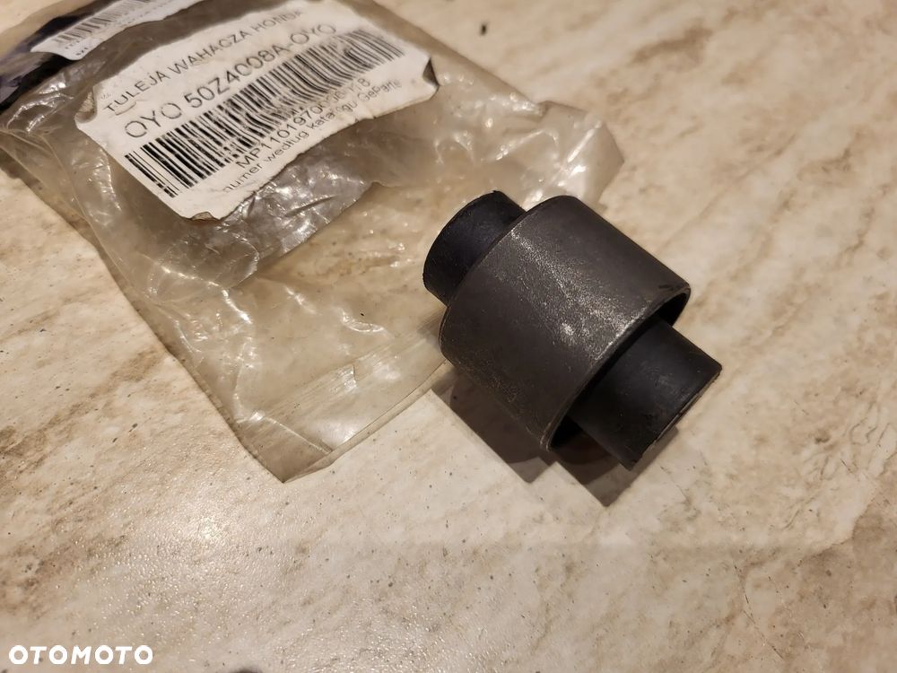 TULEJA WAHACZA TYLNIEGO Silentblock wahacza tył L/P wewnątrz tył : HONDA CIVIC IV, CIVIC V, CIVIC VI, CRX II, CRX III, HR-V, LOGO 1.2-1.6 09.87- - 1