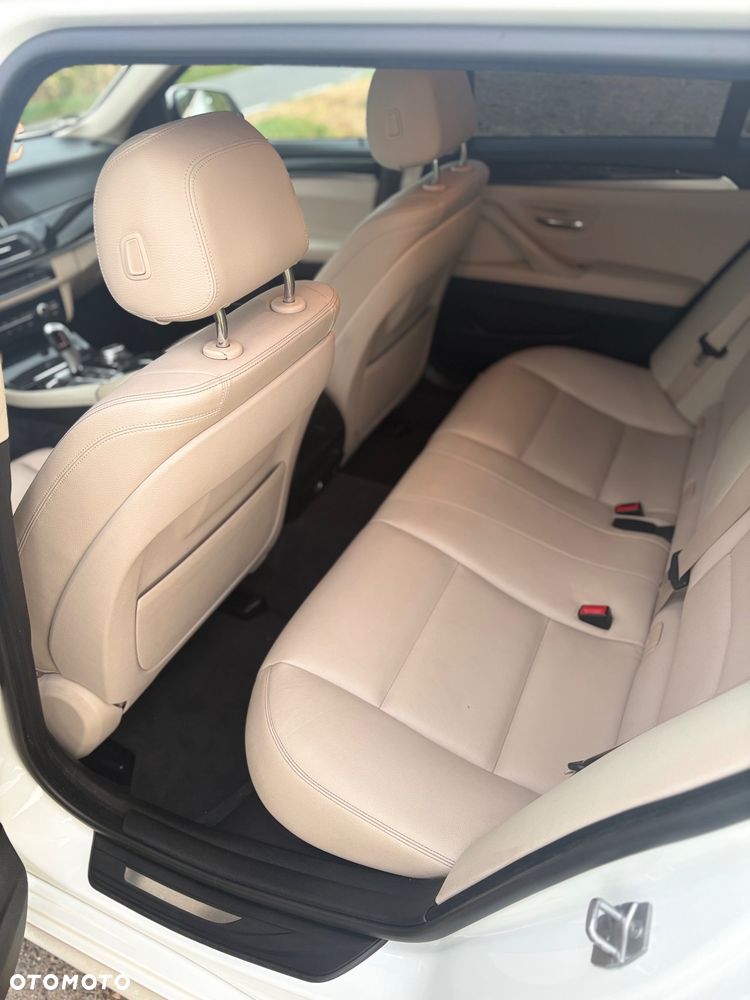 BMW Seria 5 520d - 25