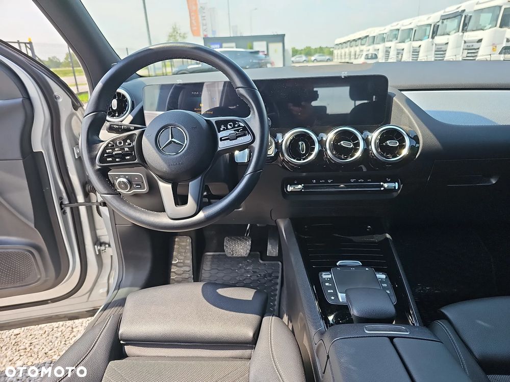 Mercedes-Benz GLA 200 Style - 11