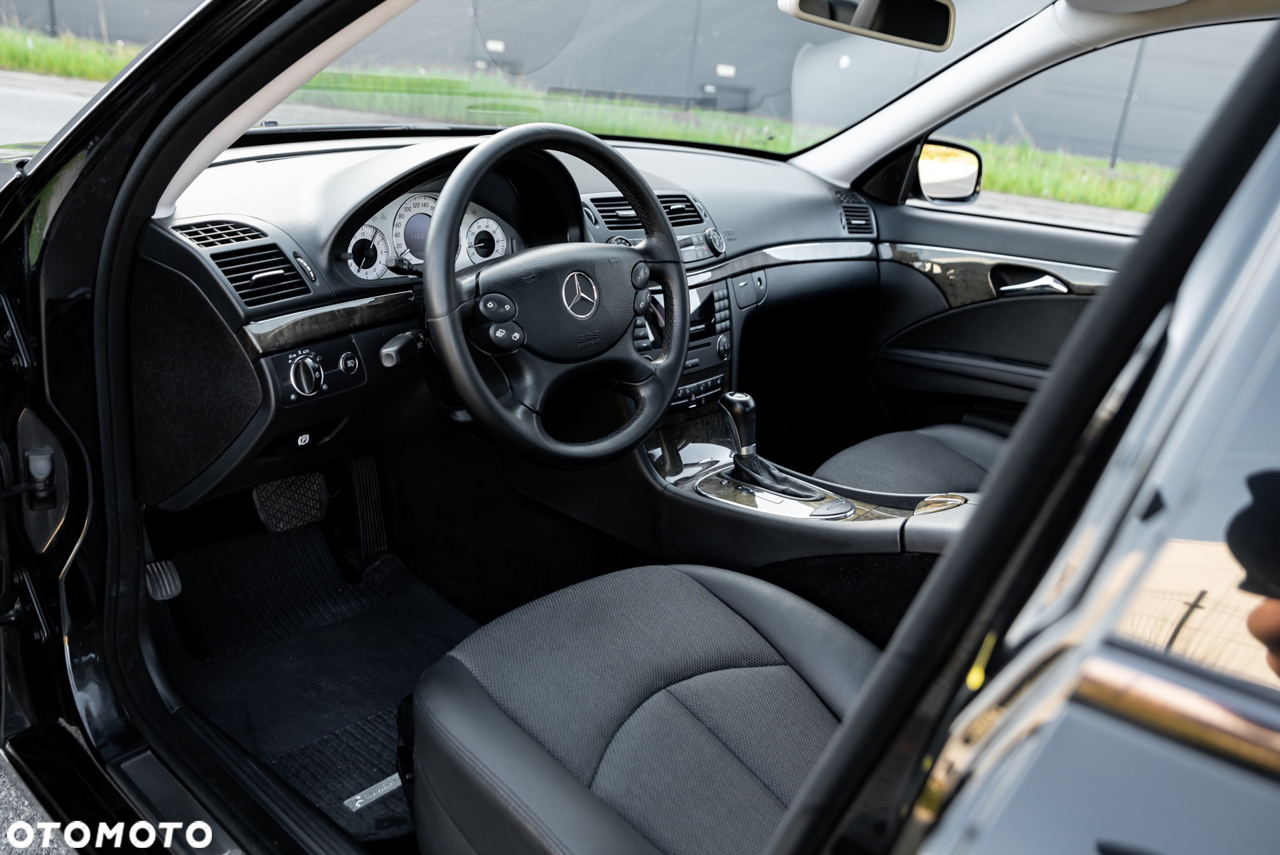 Mercedes-Benz Klasa E 200 BlueEFFICIENCY 7G-TRONIC Avantgarde - 19