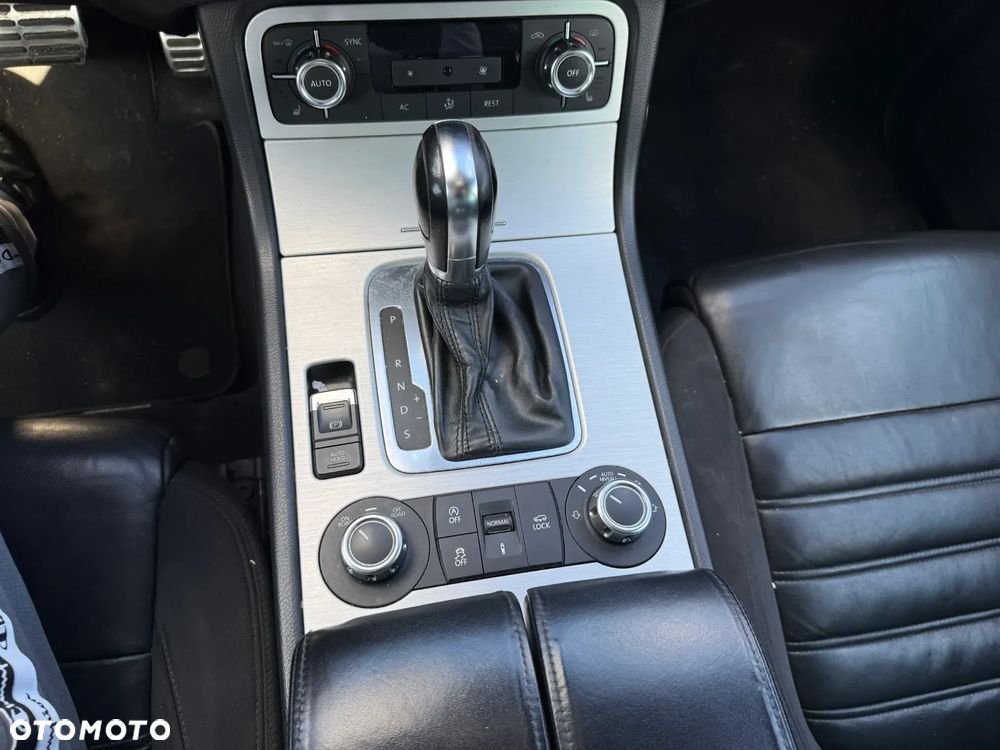 Volkswagen Touareg 3.0 V6 TDI 4XMot BMT - 17