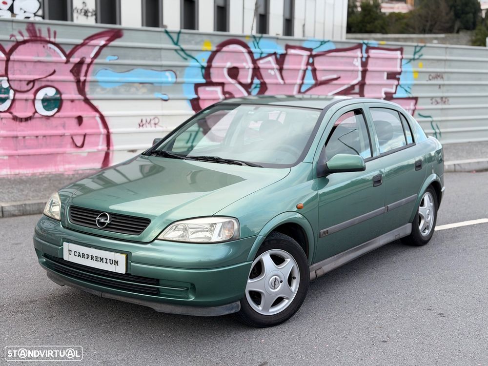 Opel Astra 1.4i Sportive - 3