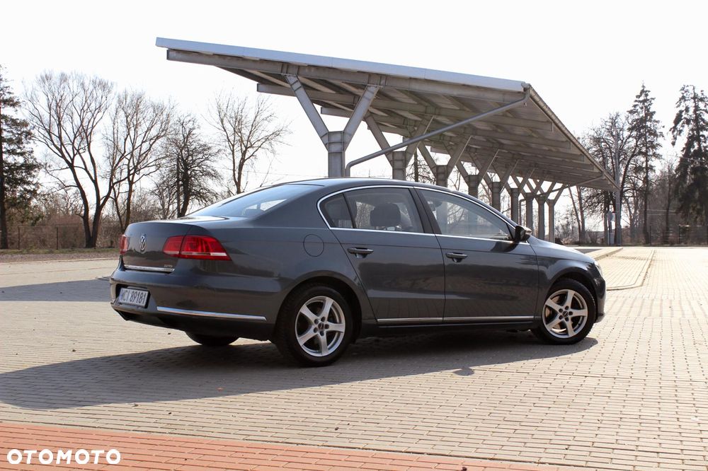 Volkswagen Passat Variant 2.0 TDI DSG BlueMotion Technology Trendline - 8