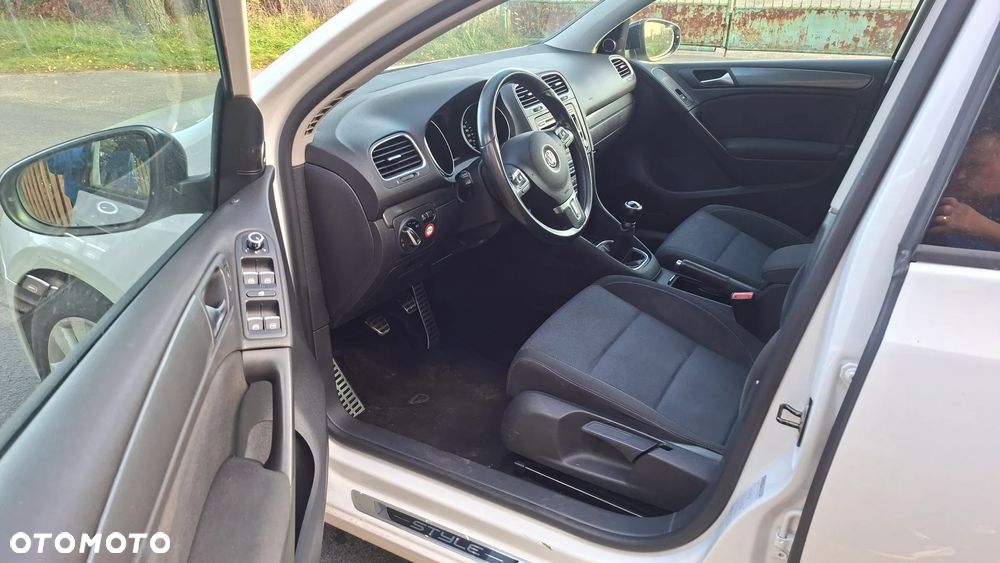 Volkswagen Golf - 11