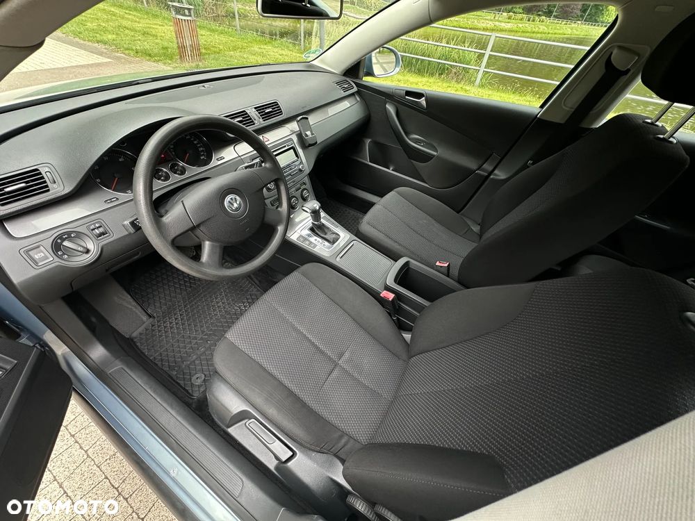 Volkswagen Passat 2.0 TDI Comfortline DSG - 10