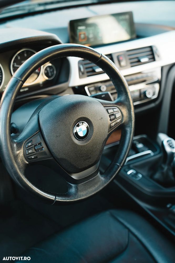 BMW Seria 3 318d - 26