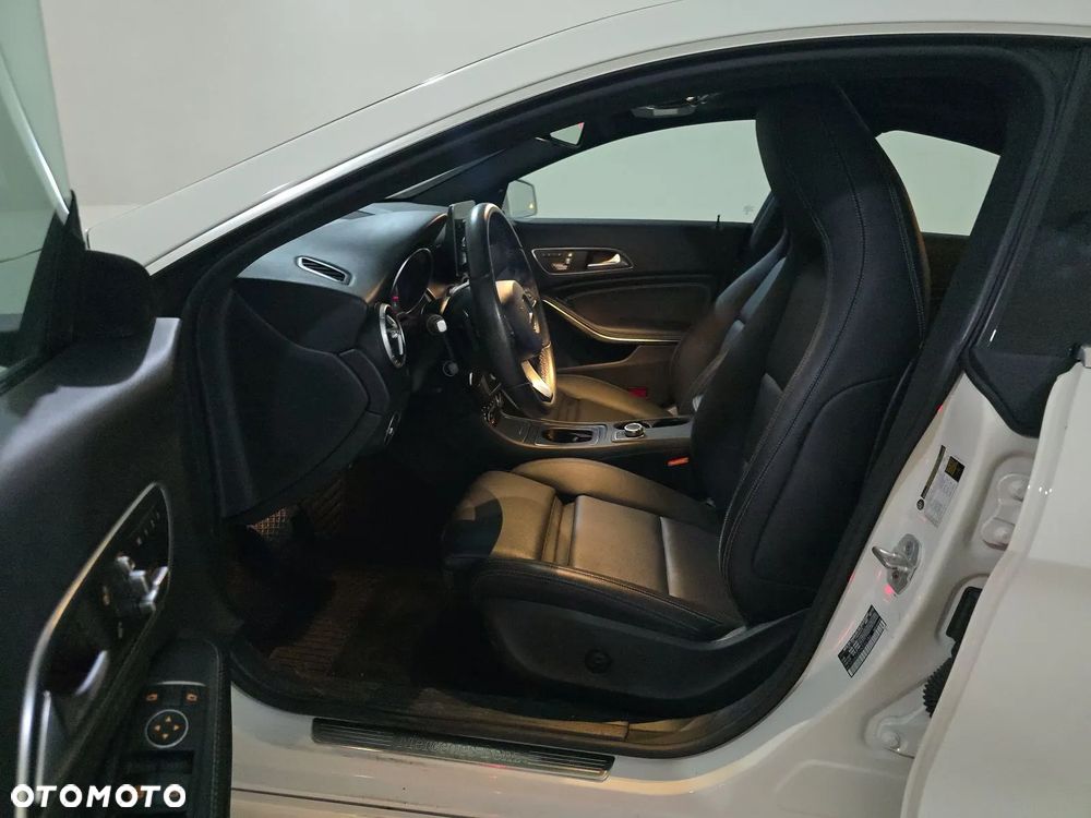 Mercedes-Benz CLA 250 4Matic 7G-DCT - 7