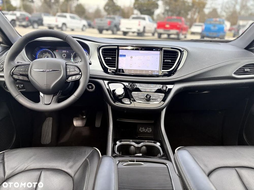 Chrysler Pacifica - 10