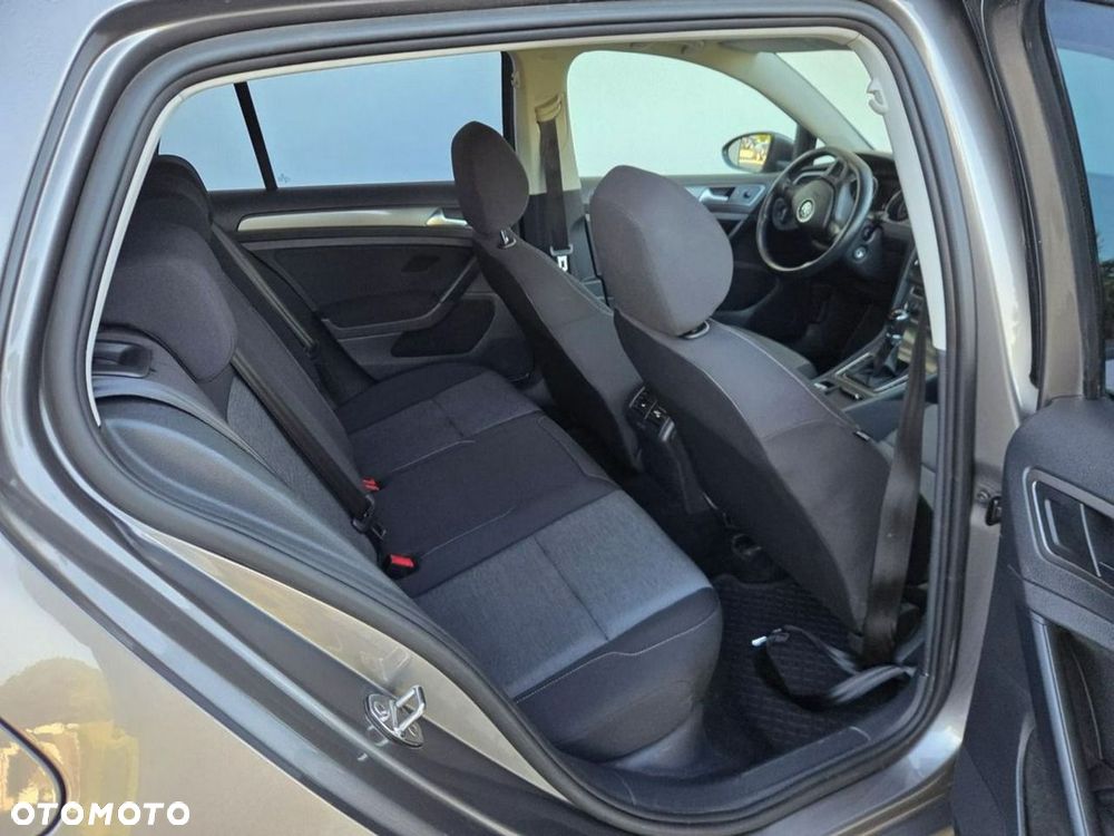Volkswagen Golf - 11