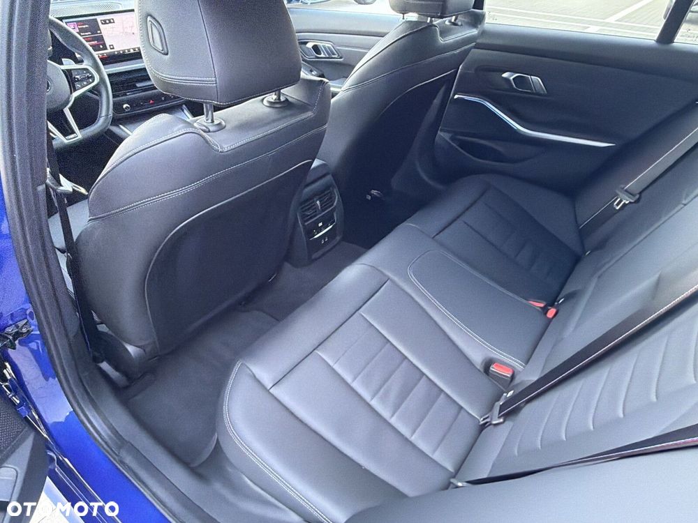 BMW Seria 3 M340d xDrive mHEV sport - 24