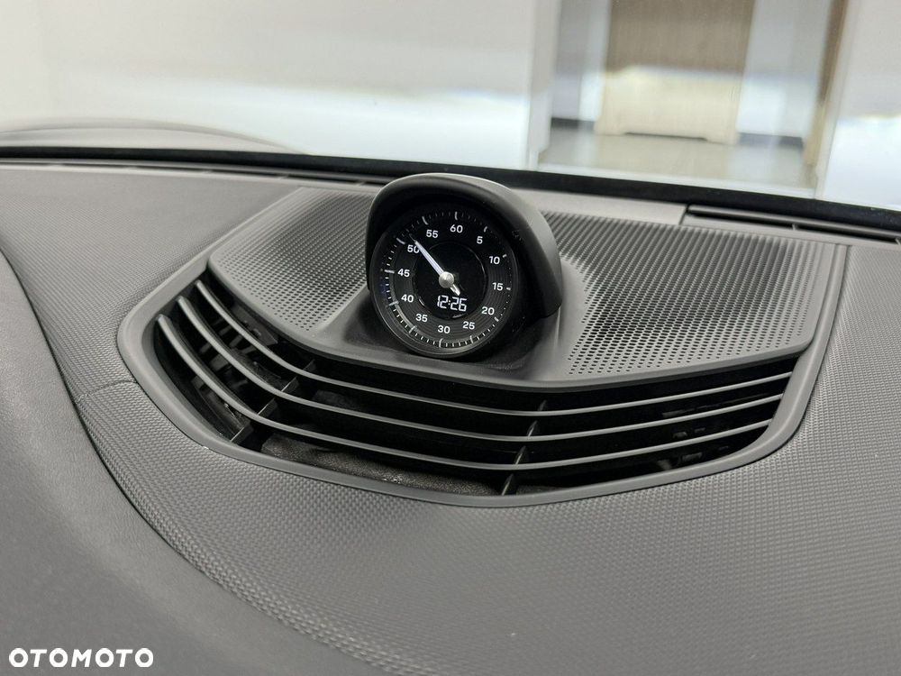 Porsche Taycan Sport Turismo Performance Plus - 24