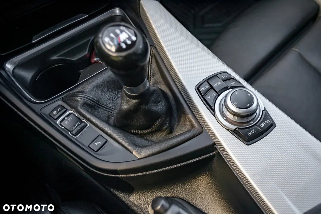 BMW Seria 3 320d xDrive M Sport - 26