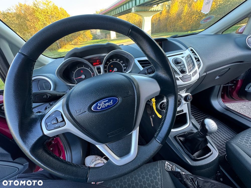 Ford Fiesta - 25