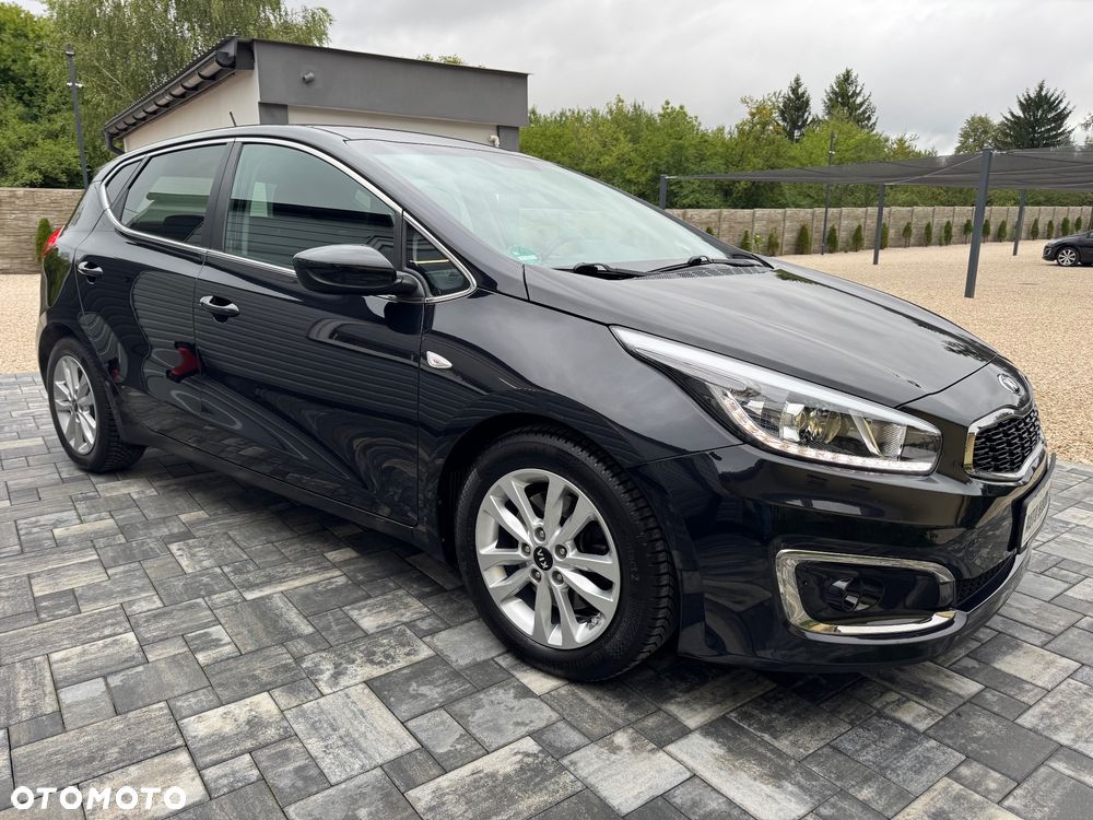 Kia Ceed 1.6 GDI Dream-Team Edition - 14