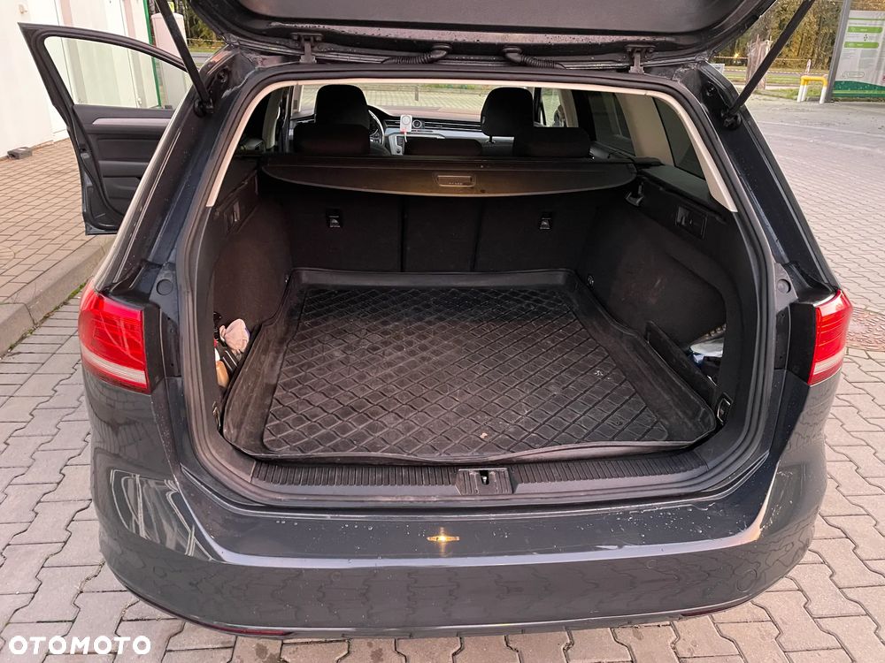 Volkswagen Passat 1.6 TDI BMT Trendline - 21