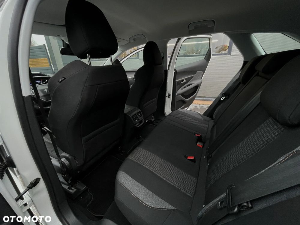 Peugeot 3008 1.2 PureTech GPF Allure S&S - 21