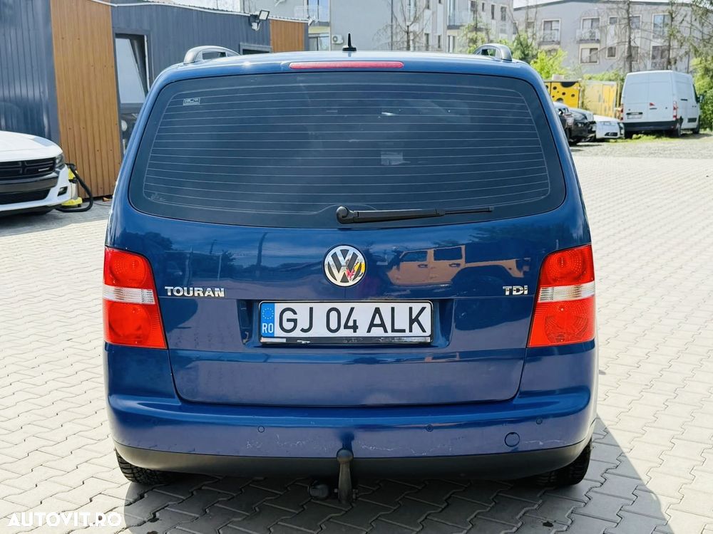 Volkswagen Touran 2.0 TDI DSG United - 8