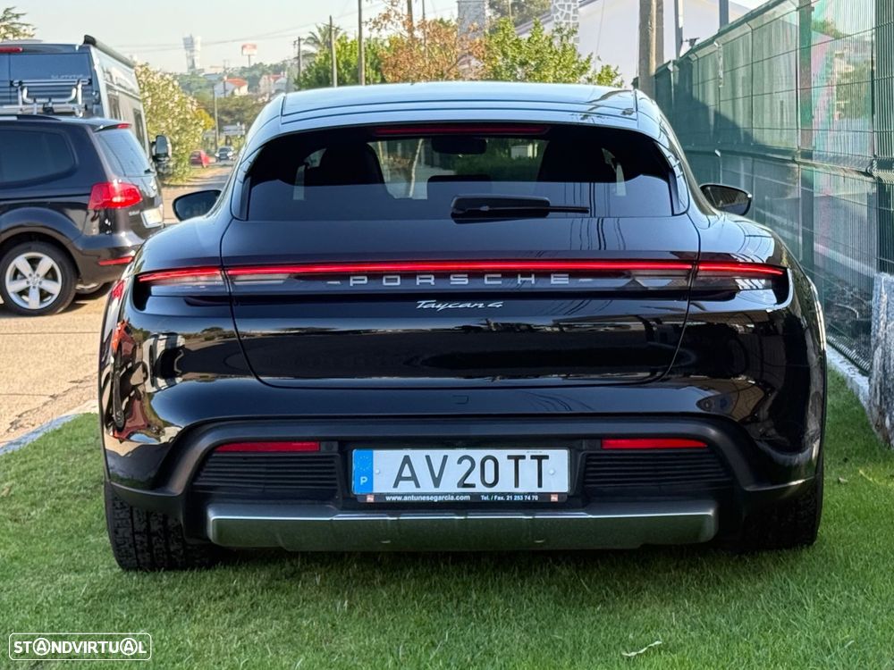 Porsche Taycan Cross Turismo - 5