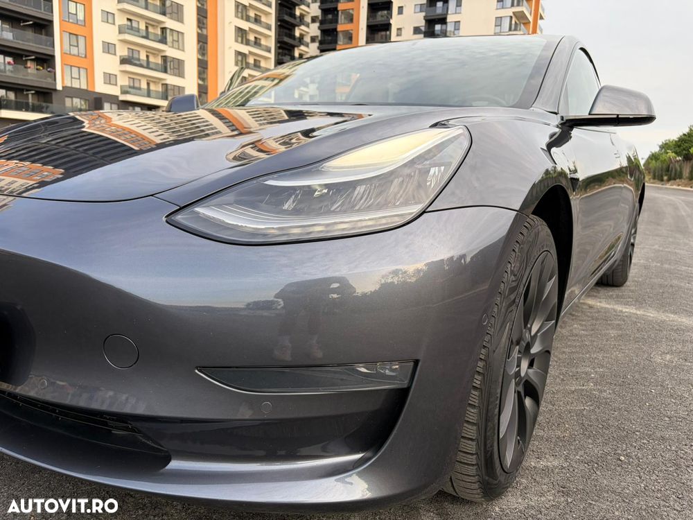Tesla Model 3 - 6