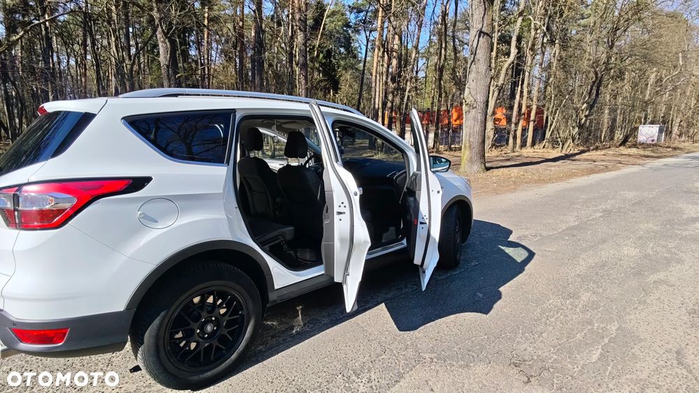 Ford Kuga - 4