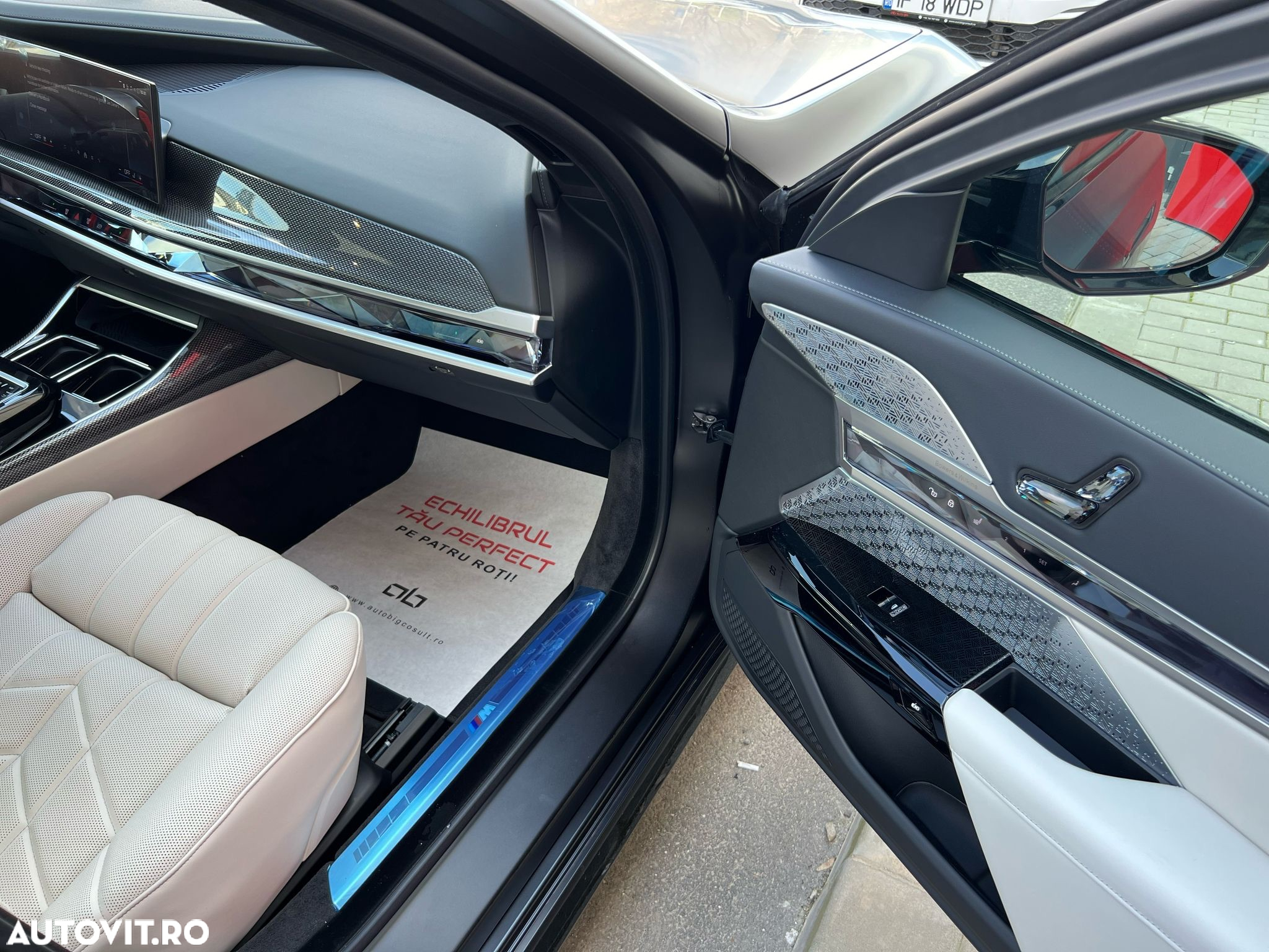 BMW M7 M760e xDrive - 24