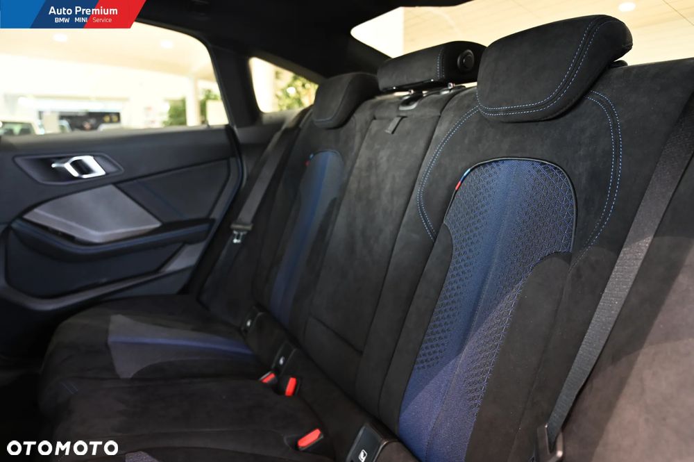 BMW Seria 2 220i xDrive - 16