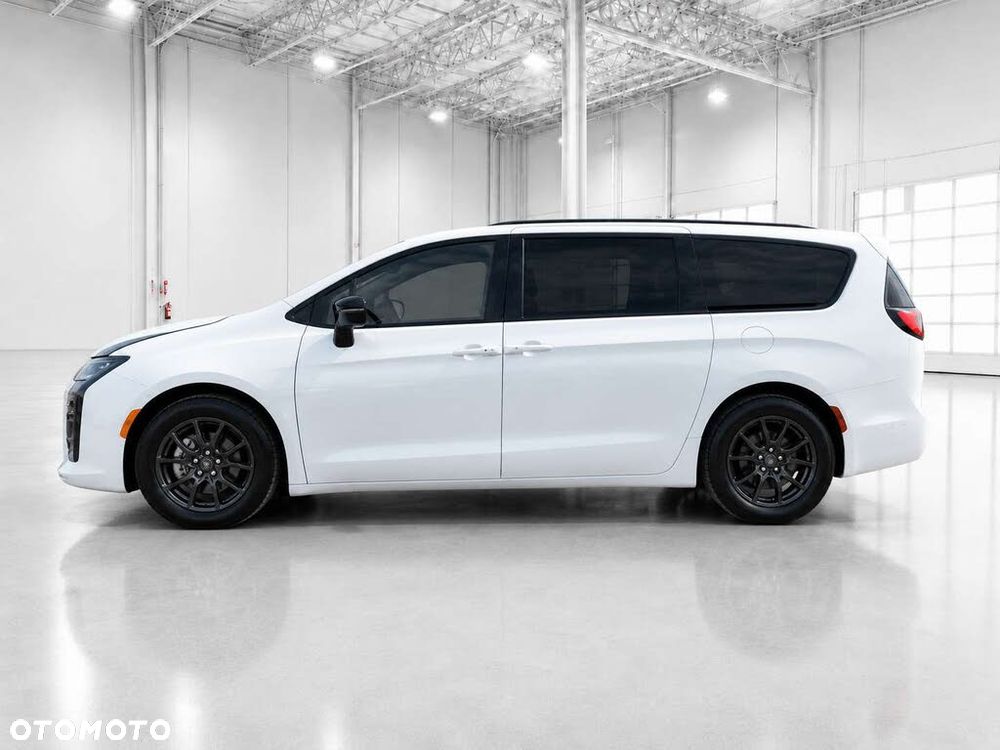 Chrysler Pacifica - 4