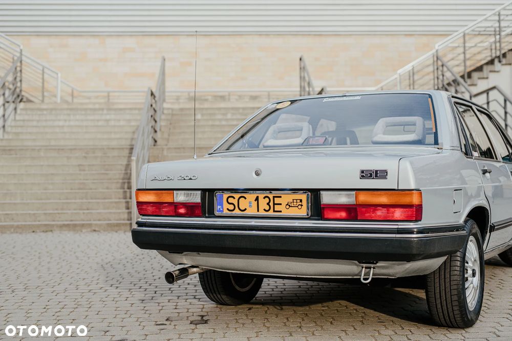 Audi 200 - 6