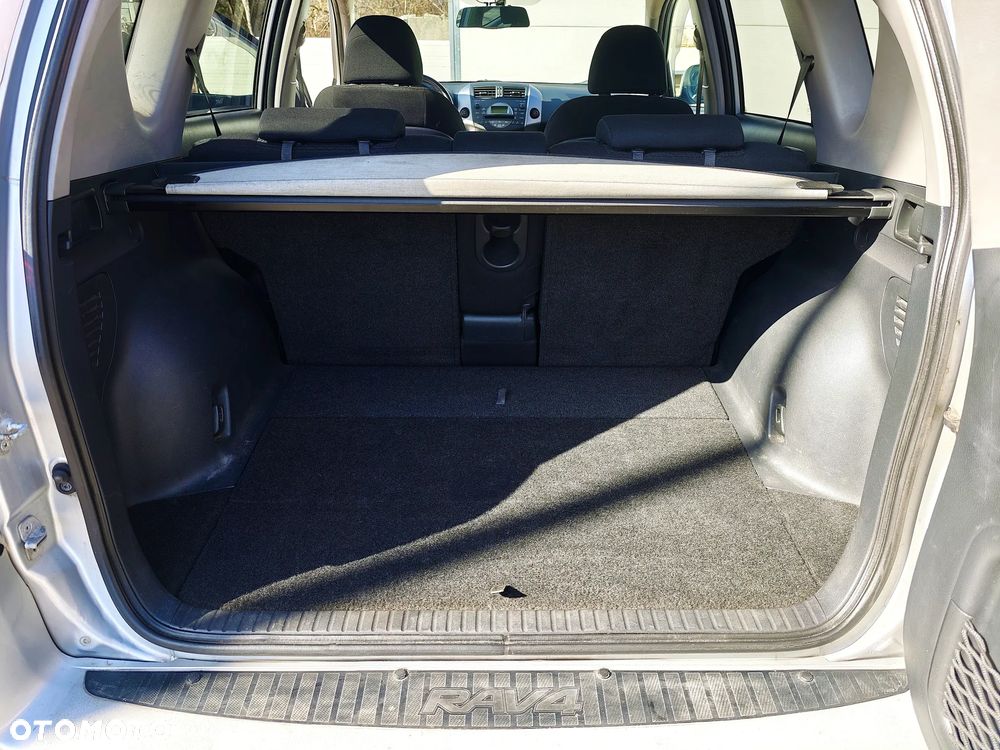 Toyota RAV4 2.2 D-4D Luna - 15