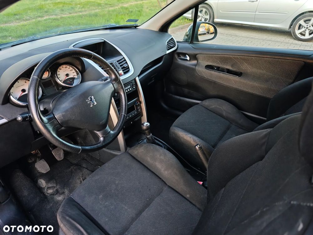 Peugeot 207 - 6