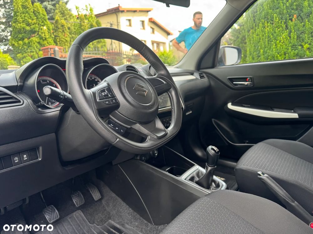 Suzuki Swift 1.2 SHVS Premium Plus - 16