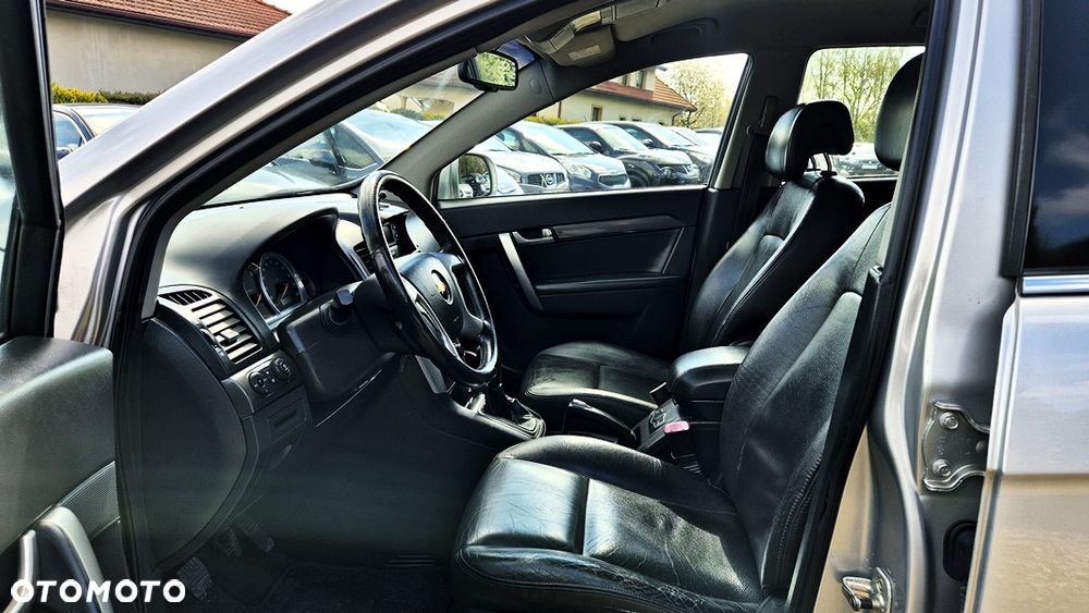 Chevrolet Captiva 2.4 LS - 27