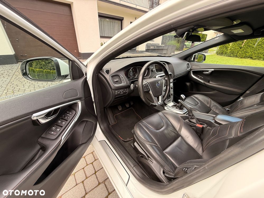 Volvo V40 D2 Ocean Race - 11