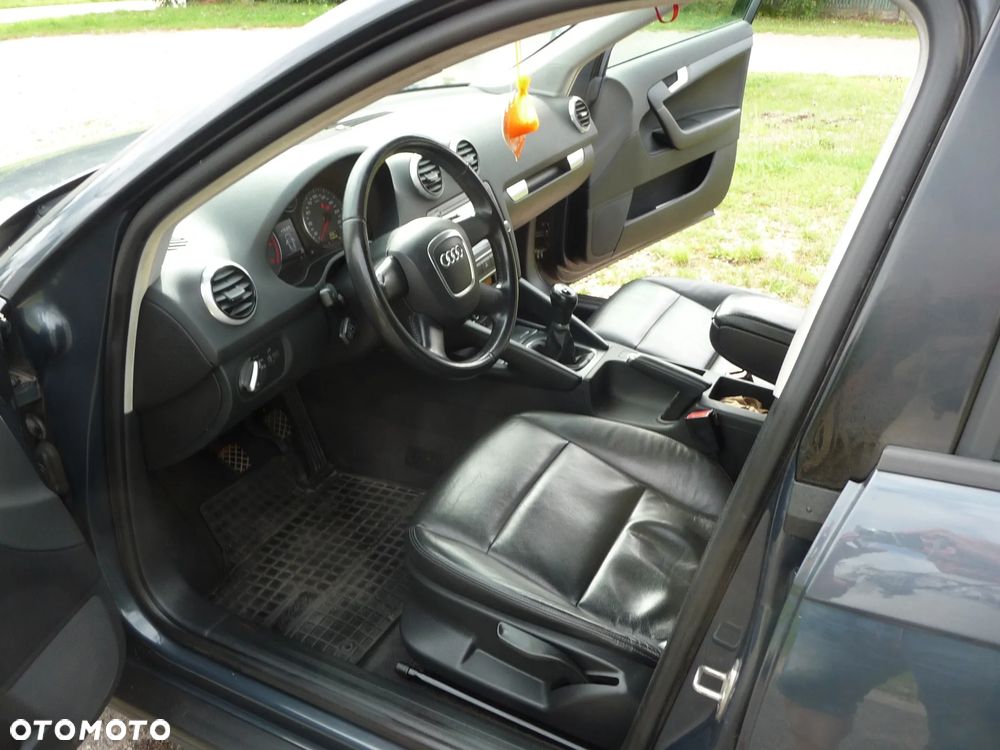 Audi A3 Sportback 1.6 TDI Ambiente - 9