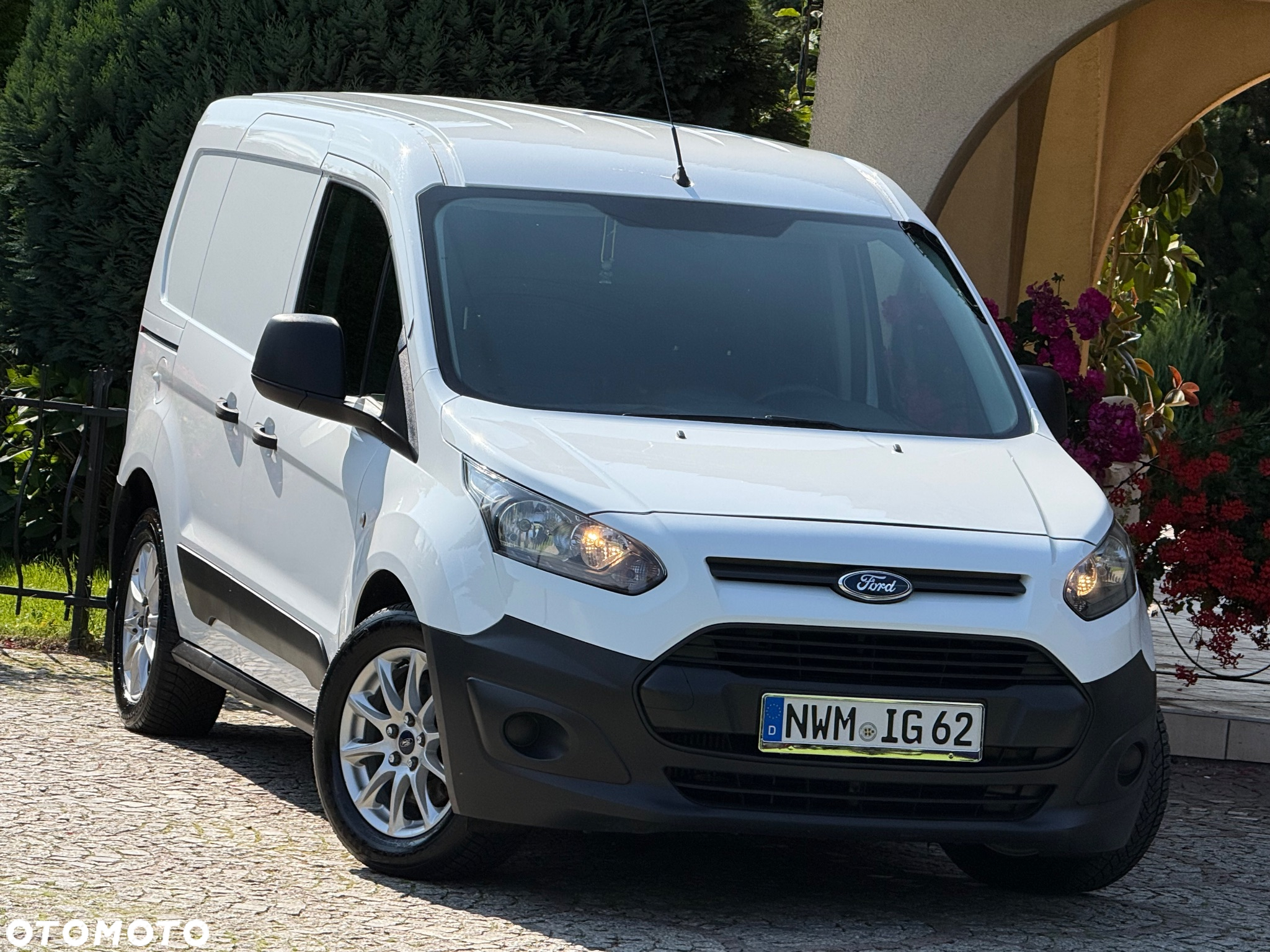 Ford Transit Connect klimatyzacja webasto hak piękny - 13