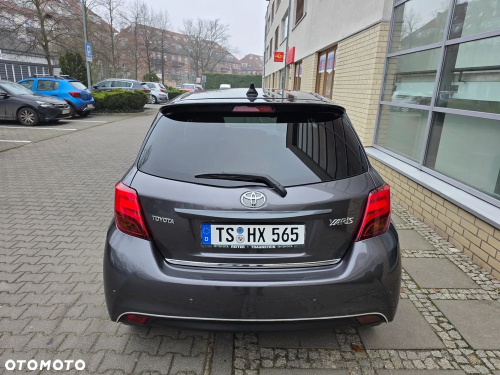 Toyota Yaris 1.33 Selection Platinum - 6