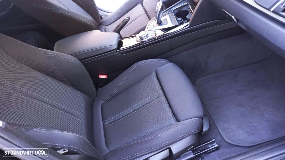 BMW 330 e iPerformance - 16