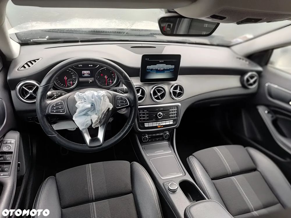 Mercedes-Benz GLA - 17
