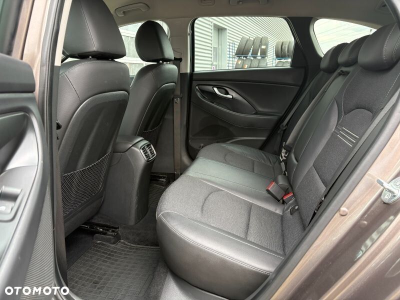 Hyundai i30 1.5 T-GDI 48V Executive DCT - 19