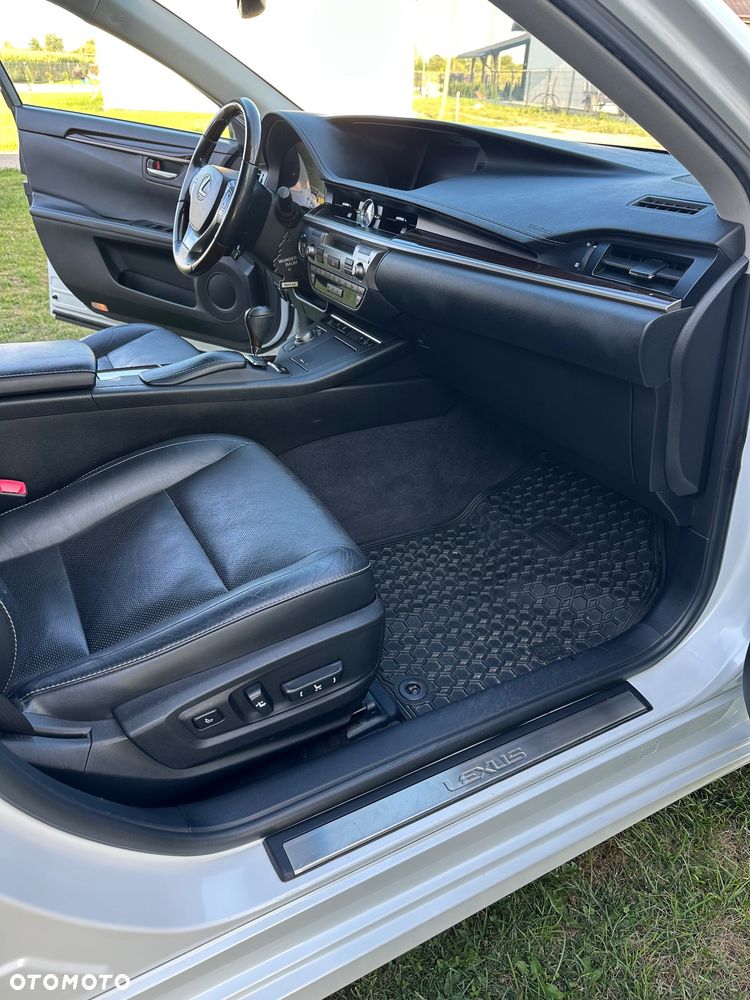 Lexus ES - 17