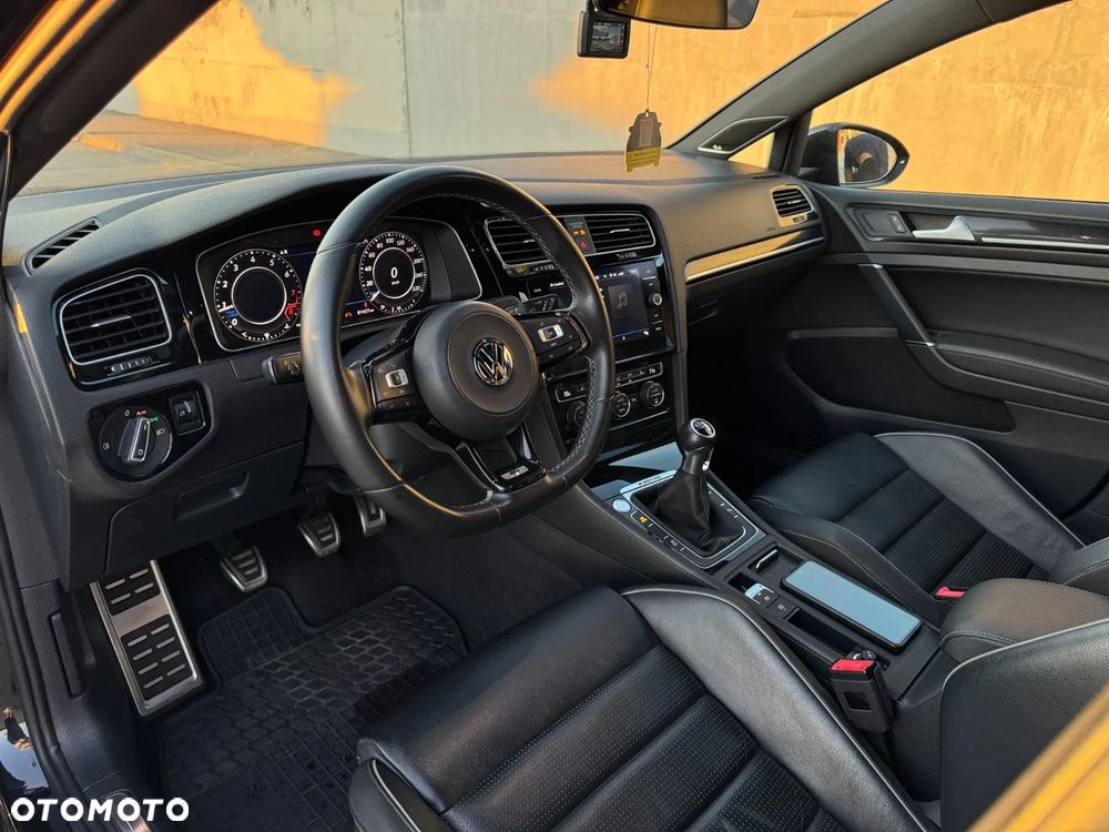 Volkswagen Golf - 13
