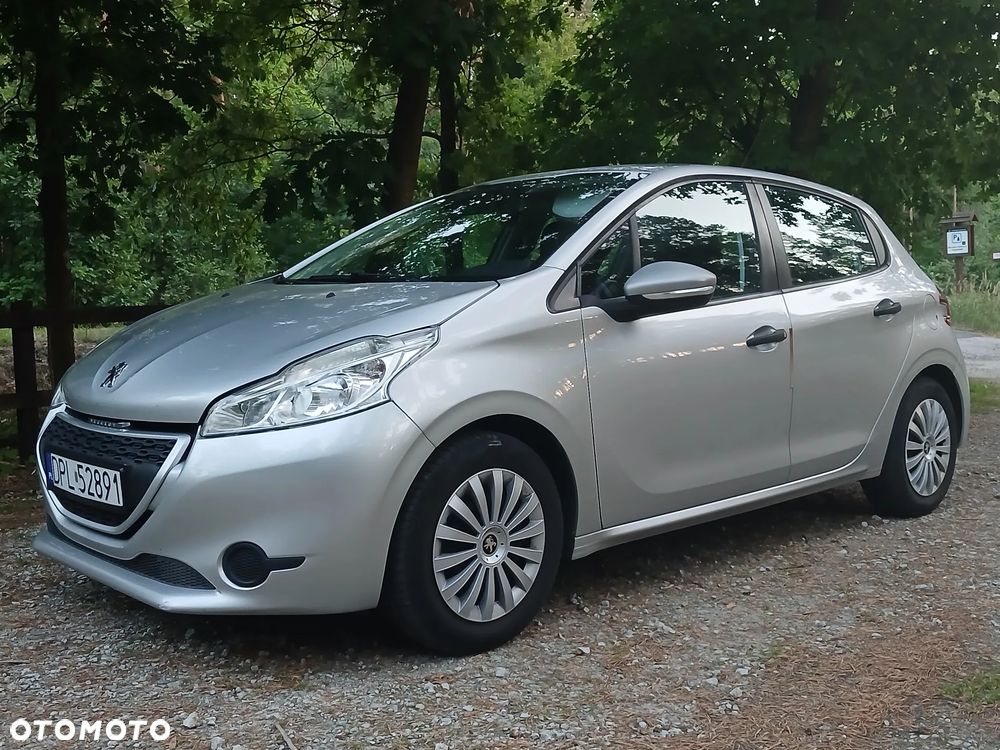 Peugeot 208 2012 photo 2