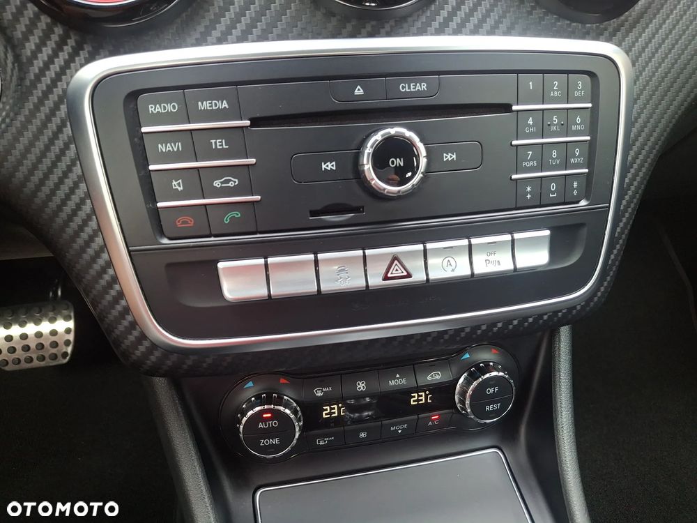 Mercedes-Benz Klasa A AMG 45 4Matic AMG Speedshift 7G-DCT - 11