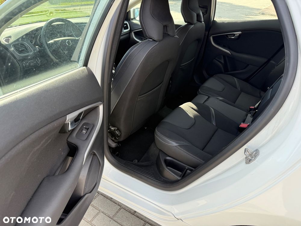 Volvo V40 D2 Drive-E Momentum - 20