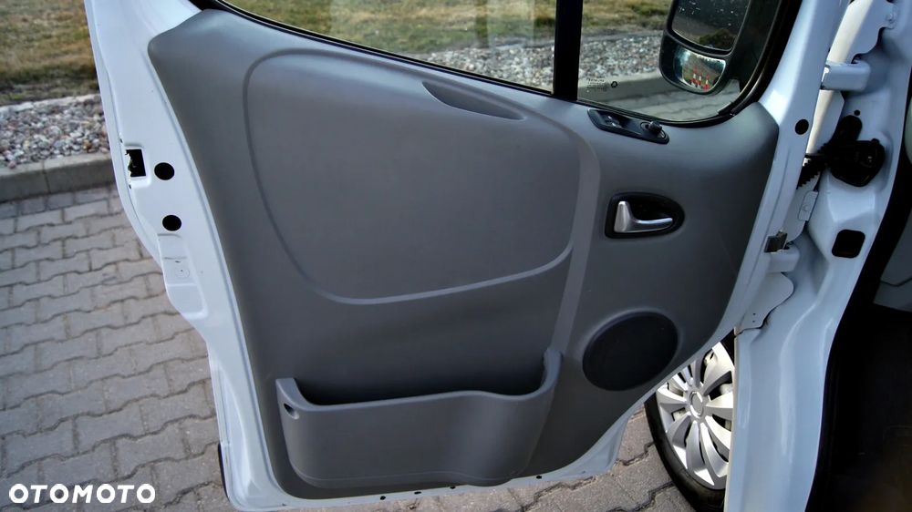 Opel Vivaro - 13