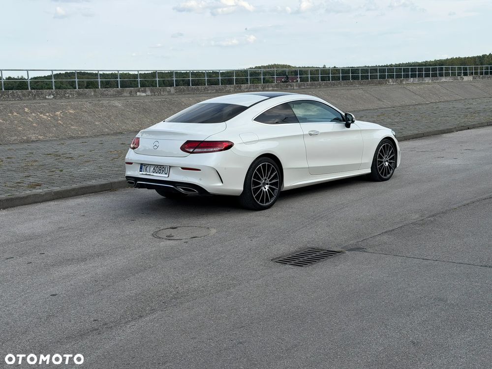 Mercedes-Benz Klasa C 300 d 4MATIC 9G-TRONIC - 9