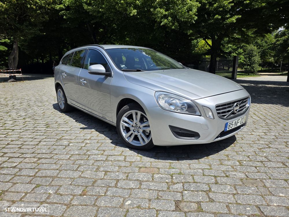 Volvo V60 1.6 D2 Drive Momentum Start/Stop - 4